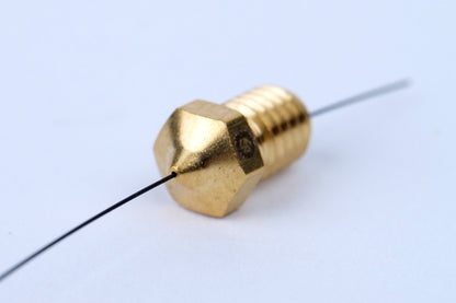 Nozzle cleaning wire i brug på 3D printer